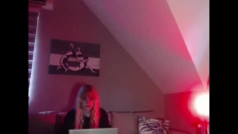 A girl online show from December 2024 08:05:01 AM