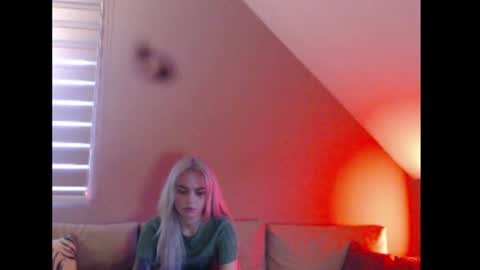 Snapshot of dreamcatcherfantasy chatting on December 2025 08:10:01 AM A girl online show from December 2025 08:10:01 AM