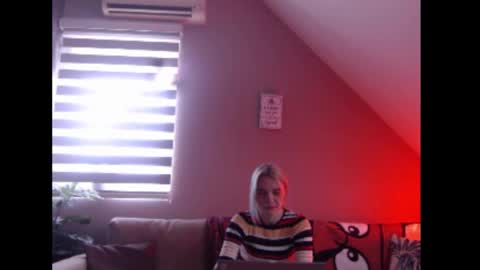 Snapshot of dreamcatcherfantasy chatting on January 2026 08:06:01 AM A girl online show from January 2026 08:06:01 AM