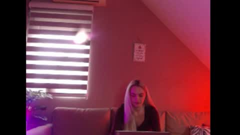 Snapshot of dreamcatcherfantasy chatting on February 2026 08:08:02 AM A girl online show from February 2026 08:08:02 AM