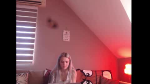 Snapshot of dreamcatcherfantasy chatting on February 2026 08:21:01 AM A girl online show from February 2026 08:21:01 AM