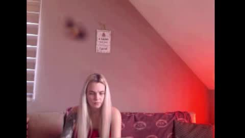 Snapshot of dreamcatcherfantasy chatting on February 2026 09:05:01 AM A girl online show from February 2026 09:05:01 AM