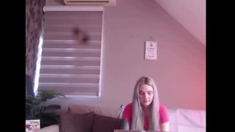 Snapshot of dreamcatcherfantasy chatting on February 2026 08:14:01 AM A girl online show from February 2026 08:14:01 AM