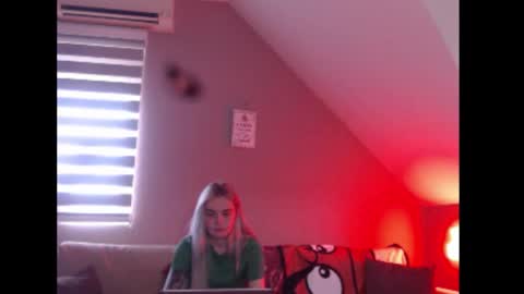 Snapshot of dreamcatcherfantasy chatting on March 2026 08:21:02 AM A girl online show from March 2026 08:21:02 AM