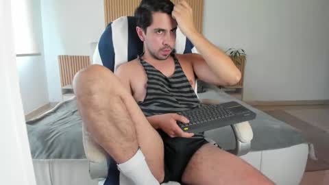 Snapshot of dreamsuxx chatting on November 2025 09:48:02 PM Diego online show from November 2025 09:48:02 PM