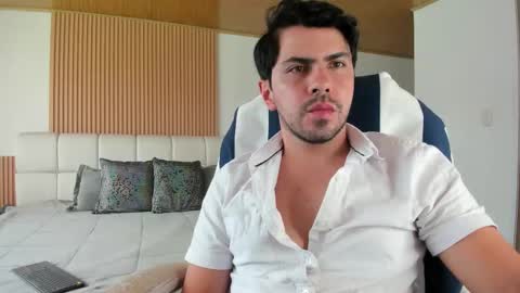 Snapshot of dreamsuxx chatting on November 2025 06:31:02 PM Diego online show from November 2025 06:31:02 PM