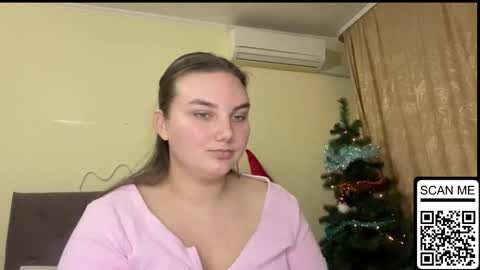 Mila online show from November 2025 05:15:02 PM