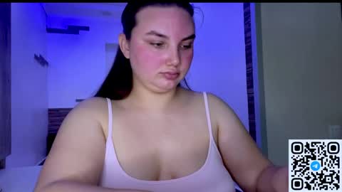 Snapshot of dreamyblushfairy chatting on May 2026 07:14:02 AM Mila online show from May 2026 07:14:02 AM