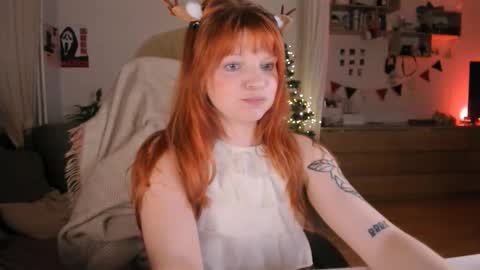 my name is Lia online show from December 2025 09:32:02 PM