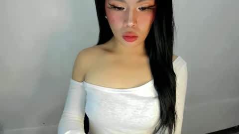 miss. Erika online show from October 2025 01:07:01 PM