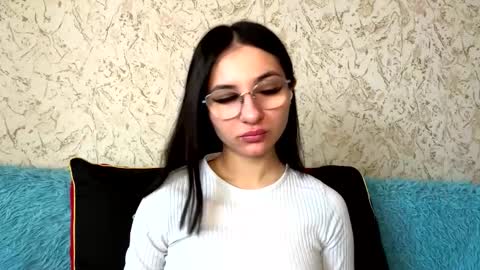 Polly day and Amelia night online show from January 2026 06:16:01 AM