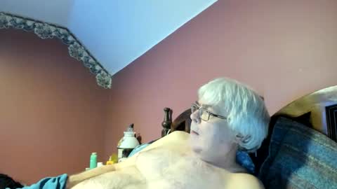 Snapshot of dug38 chatting on May 2026 02:19:01 AM Doug online show from May 2026 02:19:01 AM