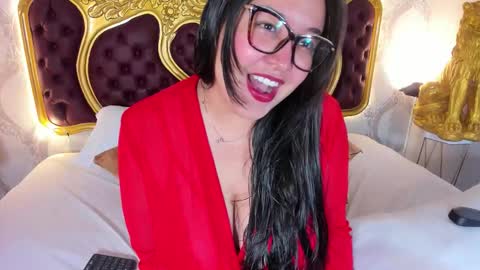 Snapshot of dulce_26_ chatting on January 2026 10:45:01 PM Lucy online show from January 2026 10:45:01 PM