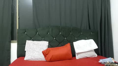 Snapshot of dulce_alexandra chatting on May 2026 12:00:02 PM Dulce Alexandra online show from May 2026 12:00:02 PM