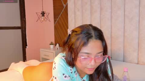 DULCE HOLY online show from June 2026 07:03:01 AM