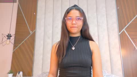 DULCE HOLY online show from June 2026 05:01:01 AM
