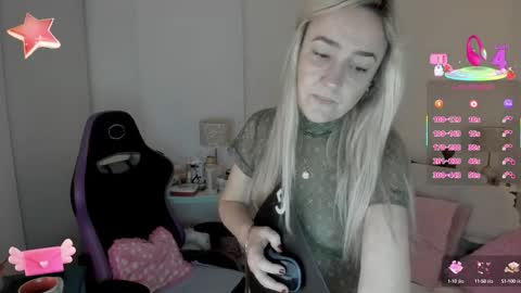 Snapshot of dulcejulia chatting on September 2025 06:19:01 PM Sweetnina online show from September 2025 06:19:01 PM