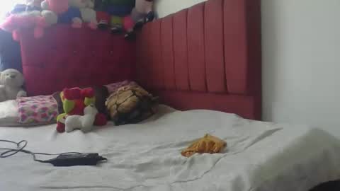 dulcekatty18 online show from September 2025 05:01:02 PM