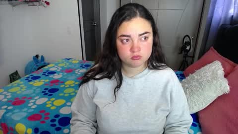 Nicole   online show from December 2025 06:47:01 PM