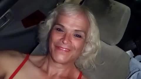 Snapshot of dustbunny64 chatting on March 2026 09:27:02 AM dustbunny64 online show from March 2026 09:27:02 AM