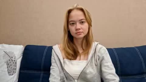 Alisa online show from October 2025 04:26:01 PM