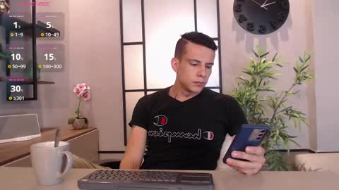 Dustin Sonne online show from January 2025 03:48:01 AM