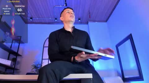 Dustin Sonne online show from November 2025 04:04:01 AM