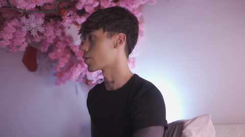 Snapshot of dwayne_xx chatting on December 2024 09:16:01 PM Dwayne xx online show from December 2024 09:16:01 PM