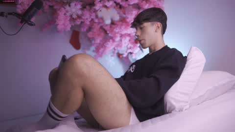 Snapshot of dwayne_xx chatting on December 2024 04:32:01 PM Dwayne xx online show from December 2024 04:32:01 PM