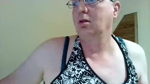 Snapshot of dwtsaskia80 chatting on October 2025 04:46:01 AM dwtsaskia80 online show from October 2025 04:46:01 AM