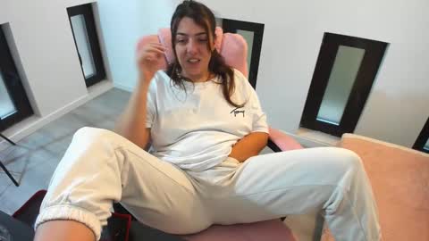 dayana online show from November 2025 05:19:02 AM