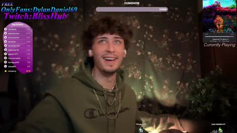 Snapshot of dylandaniel69 chatting on December 2024 08:38:02 PM Dylan Daniel 7.8 online show from December 2024 08:38:02 PM