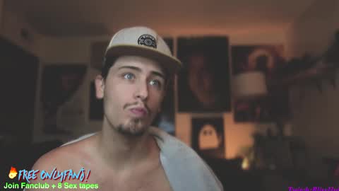 Snapshot of dylandaniel69 chatting on February 2025 06:29:02 AM Dylan Daniel 7.8 online show from February 2025 06:29:02 AM