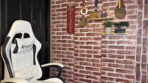 Snapshot of dylangusss chatting on February 2026 06:43:02 AM Dylangusss online show from February 2026 06:43:02 AM