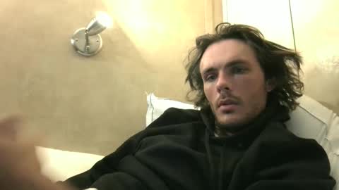 Snapshot of dylp400 chatting on December 2024 12:35:01 PM dylp400 online show from December 2024 12:35:01 PM