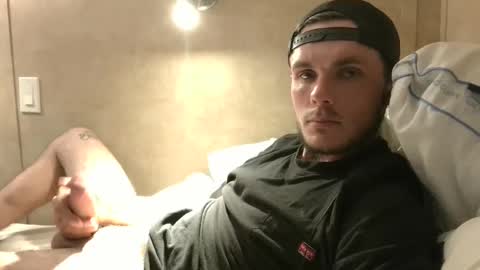 Snapshot of dylp400 chatting on January 2025 06:27:01 PM dylp400 online show from January 2025 06:27:01 PM