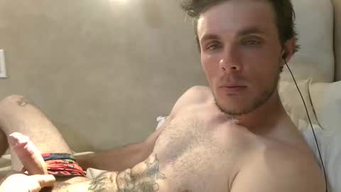 Snapshot of dylp400 chatting on February 2025 06:41:01 AM dylp400 online show from February 2025 06:41:01 AM