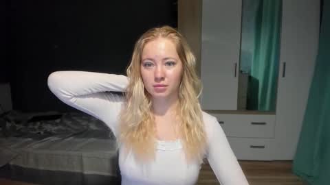 fansly - yourbestbaby online show from December 2025 08:20:01 AM