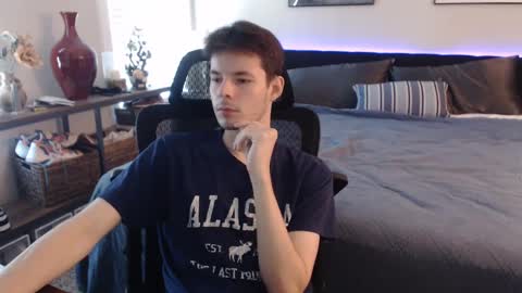 Snapshot of ealexk chatting on October 2025 08:50:02 PM Alex online show from October 2025 08:50:02 PM