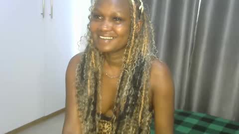 east_queen online show from January 2025 05:00:01 AM