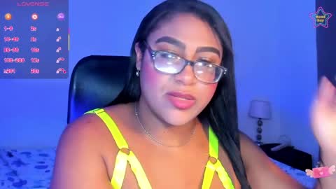 Snapshot of ebony__queen2 chatting on May 2026 06:28:02 PM ebony__queen2 online show from May 2026 06:28:02 PM