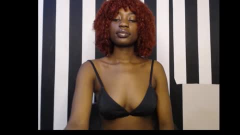 Ella online show from October 2025 12:33:01 PM