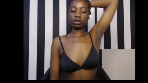 Ella online show from October 2025 12:57:02 PM