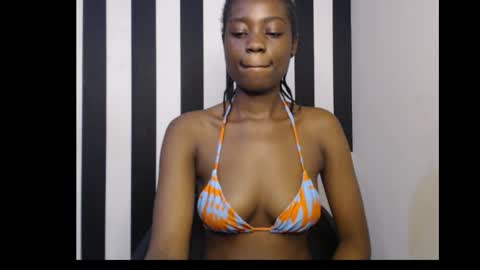 Ella online show from October 2025 01:23:01 PM