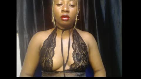 Snapshot of ebony_queenx chatting on June 2026 07:01:01 PM Queen online show from June 2026 07:01:01 PM