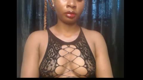 Snapshot of ebony_queenx chatting on June 2026 04:23:01 PM Queen online show from June 2026 04:23:01 PM