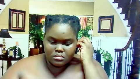 Snapshot of ebonyhotbuns4u2luv chatting on February 2025 10:04:02 PM ebonyhotbuns4u2luv online show from February 2025 10:04:02 PM