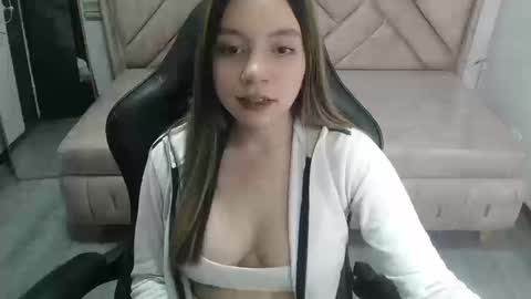 Snapshot of eco_deluna_v chatting on March 2026 01:16:02 PM Hi Stream 800am to 200pm online show from March 2026 01:16:02 PM
