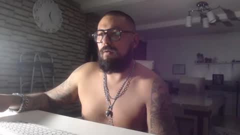 edgarram83 online show from October 2025 06:25:01 AM