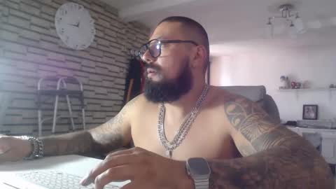 edgarram83 online show from October 2025 06:42:01 PM